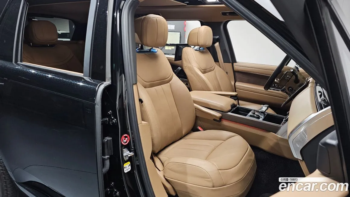 Land Rover Range Rover 2023 из KR, фото 10