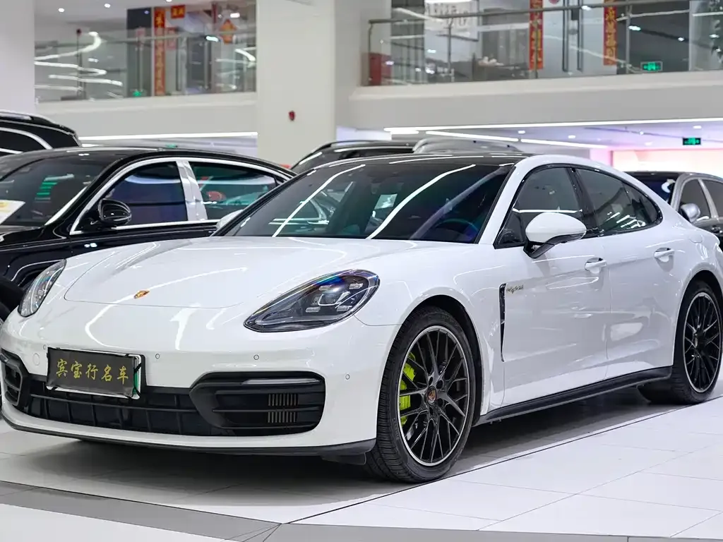 Porsche Panamera Hybrid — фото 1