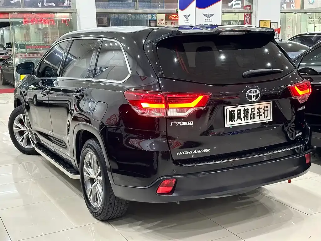 Toyota Highlander — фото 5