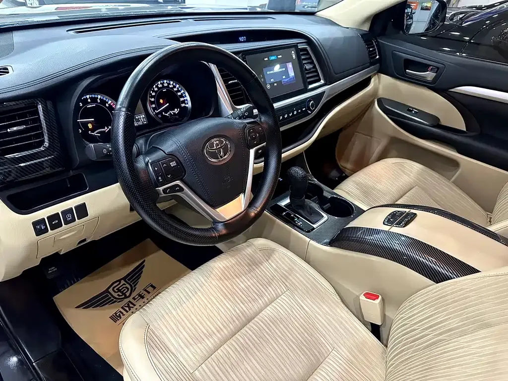 Toyota Highlander — фото 6