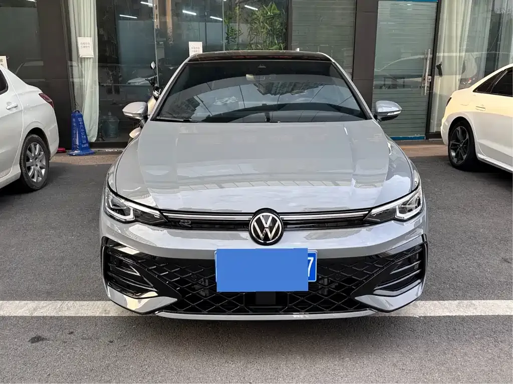 Volkswagen Golf 2025 из CN, фото 2