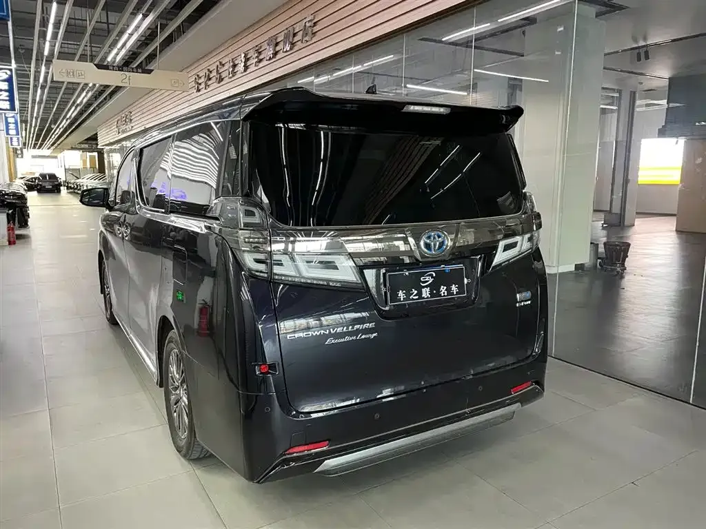 Toyota Vellfire — фото 4