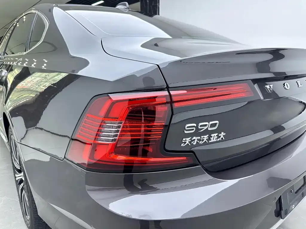 Volvo S90 — фото 5