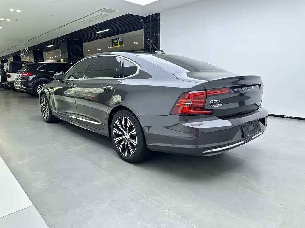 Volvo S90 — фото 6
