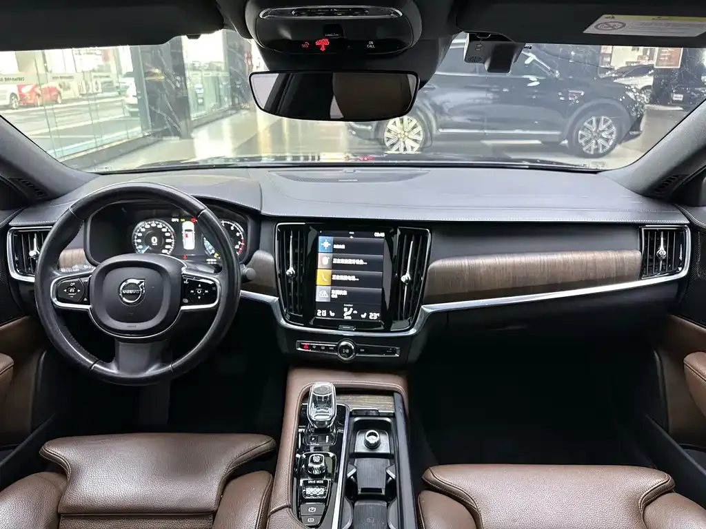 Volvo S90 — фото 9