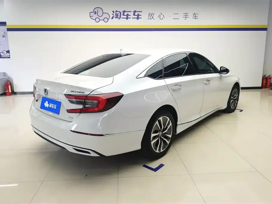Honda Accord — фото 3