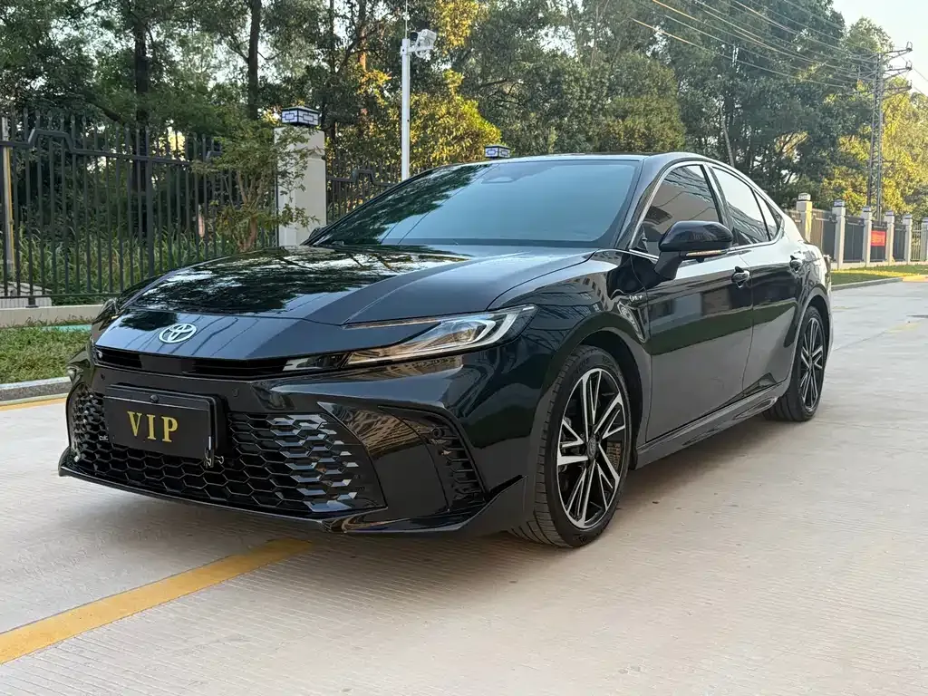 Toyota Camry 2024 из CN, фото 1