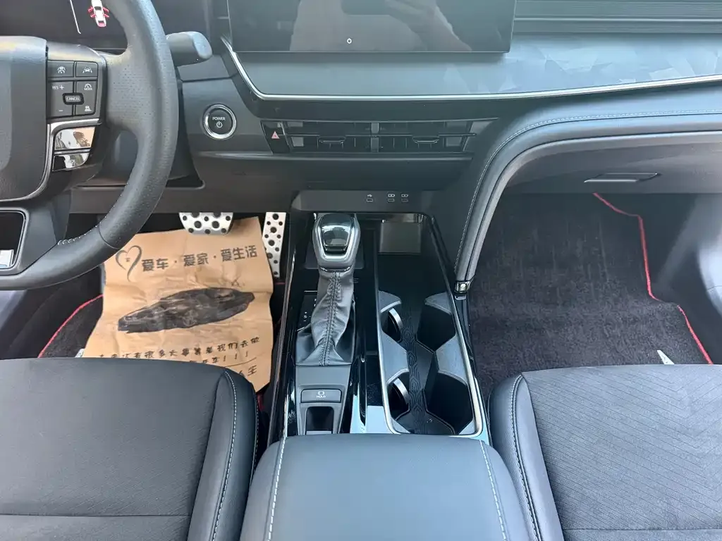 Toyota Camry 2024 из CN, фото 10