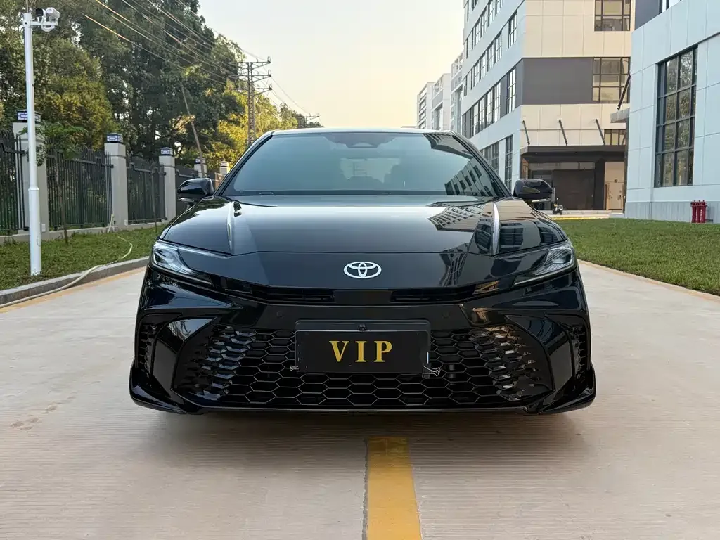 Toyota Camry 2024 из CN, фото 2