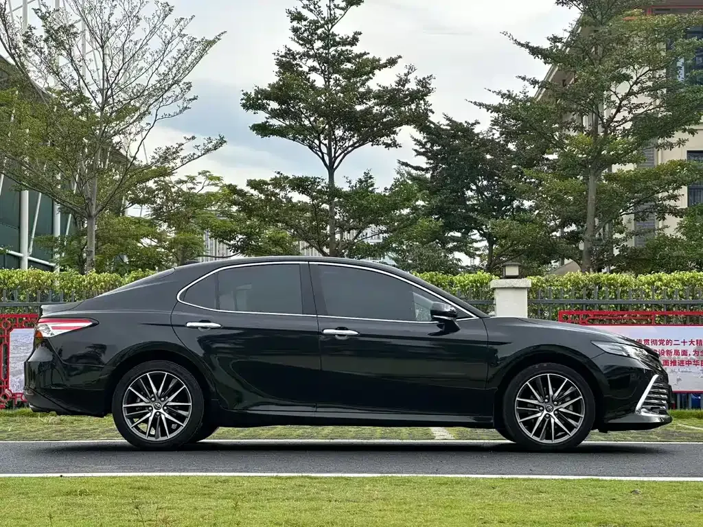 Toyota Camry 2022 из CN, фото 4