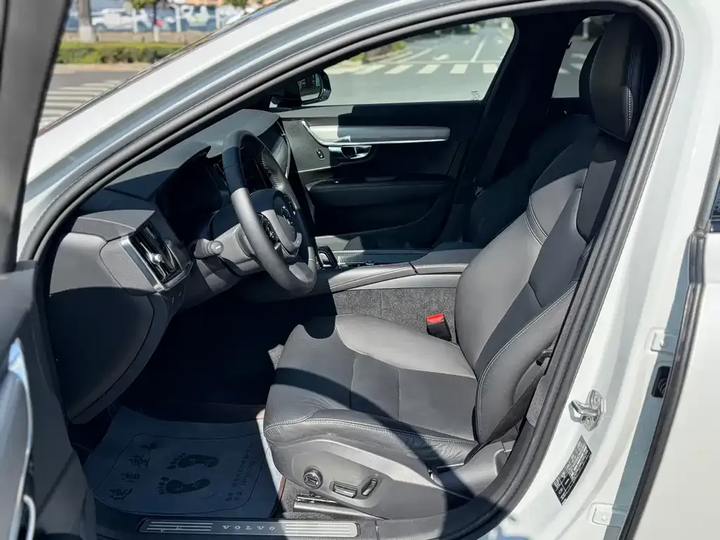 Volvo S90 2021 из CN, фото 4