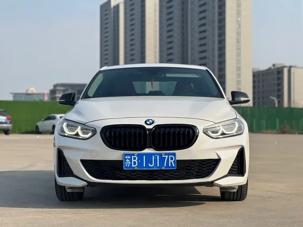 BMW 1 Series 2022 из CN, фото 2