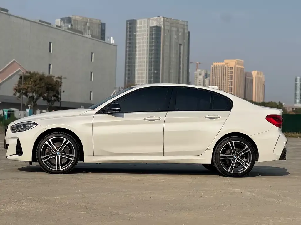 BMW 1 Series 2022 из CN, фото 4