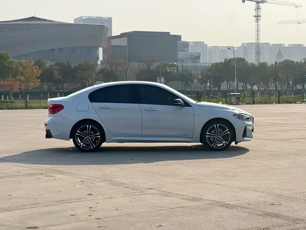 BMW 1 Series 2022 из CN, фото 8