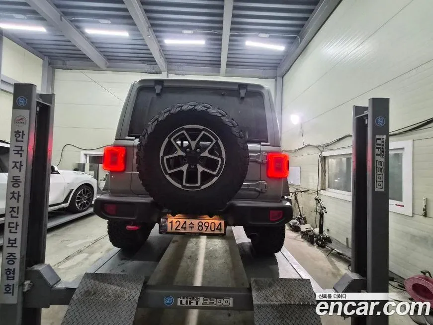 Jeep Wrangler 2024 из KR, фото 2