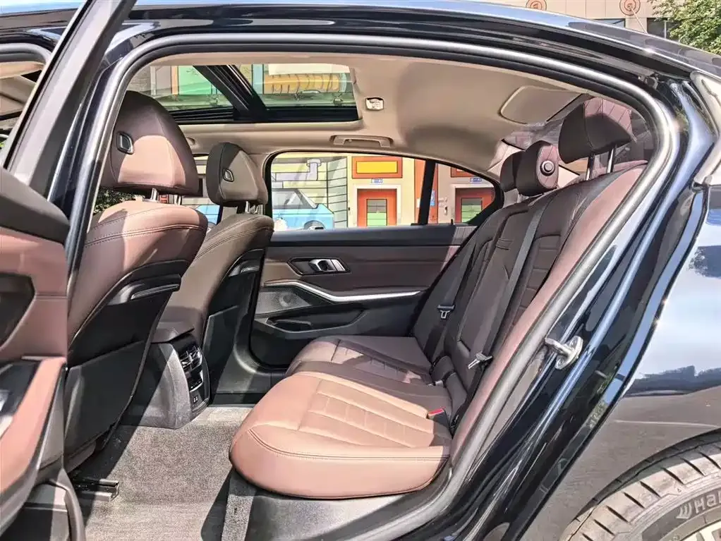 BMW 3 Series 2021 из CN, фото 6