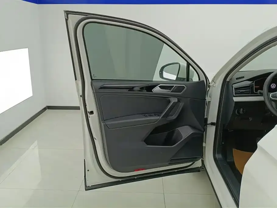Volkswagen Tiguan L 2022 из CN, фото 7