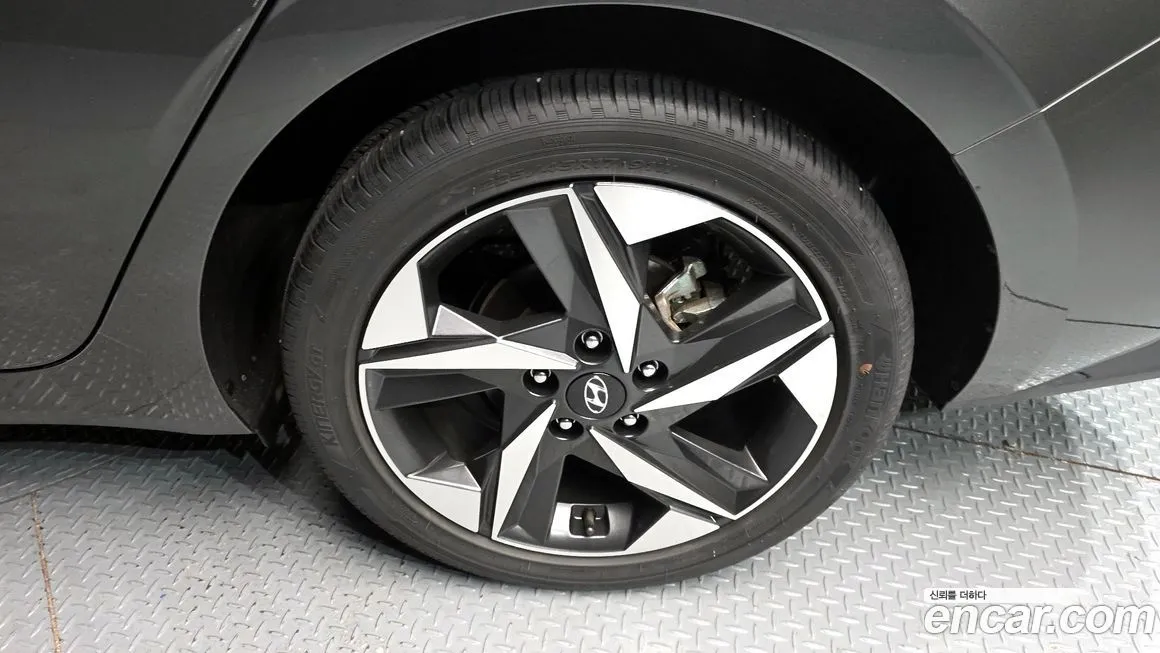 Hyundai AVANTE — фото 5