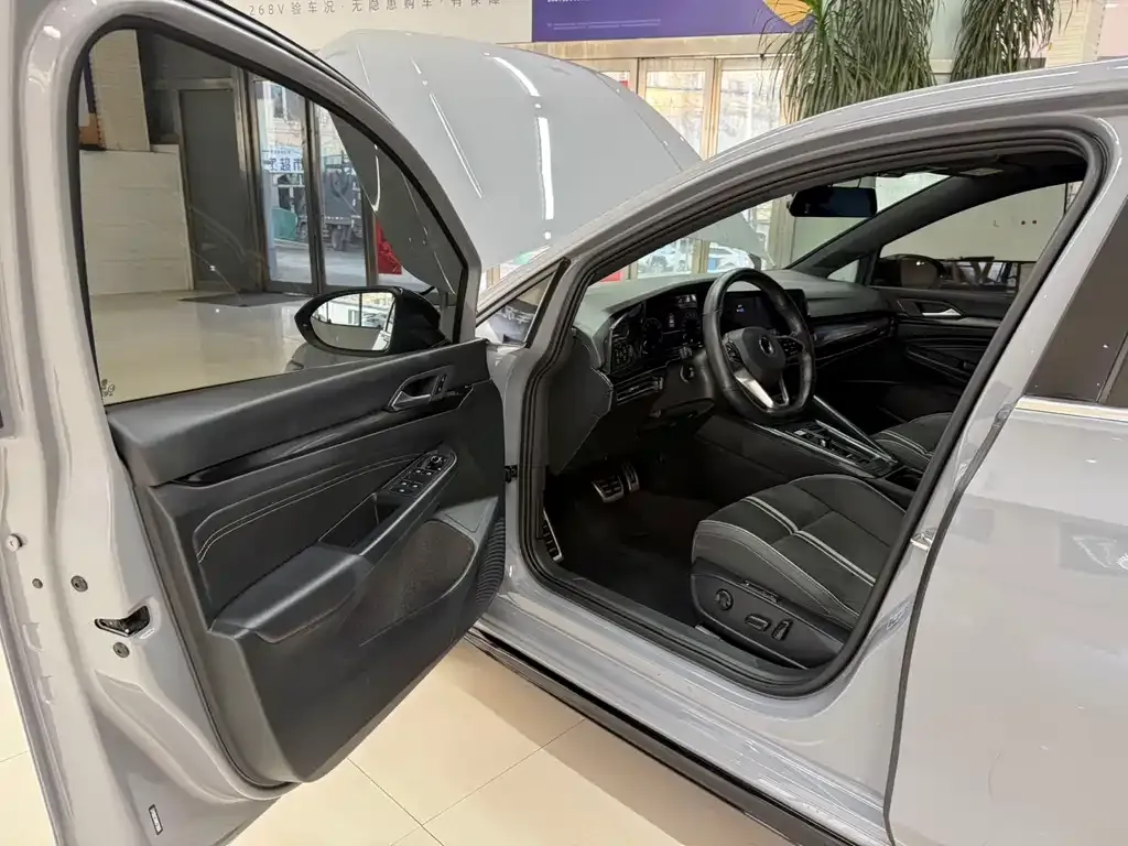Volkswagen Golf 2021 из CN, фото 8