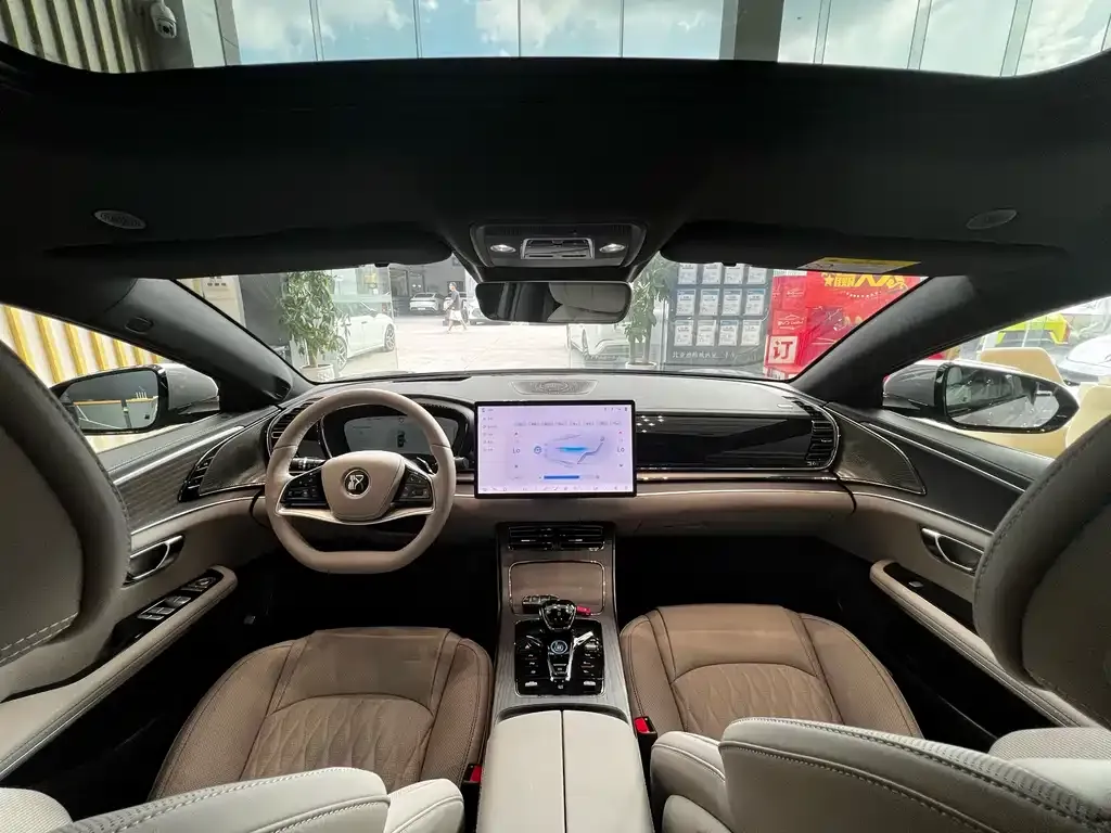 BYD Han — фото 10