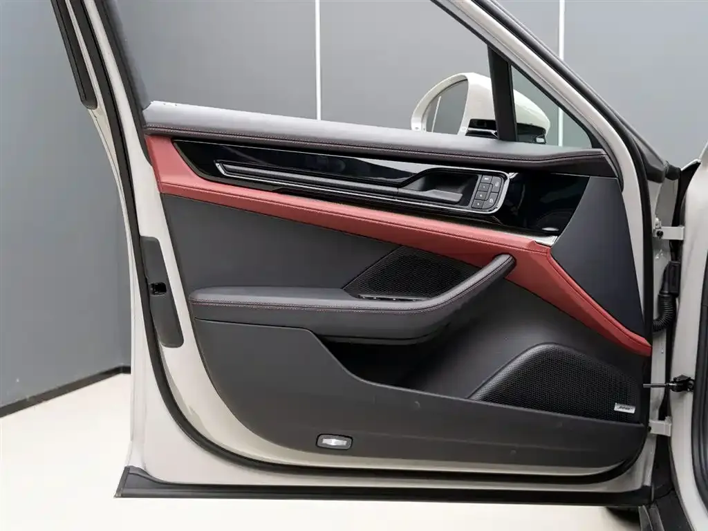Porsche Panamera 2025 из CN, фото 7