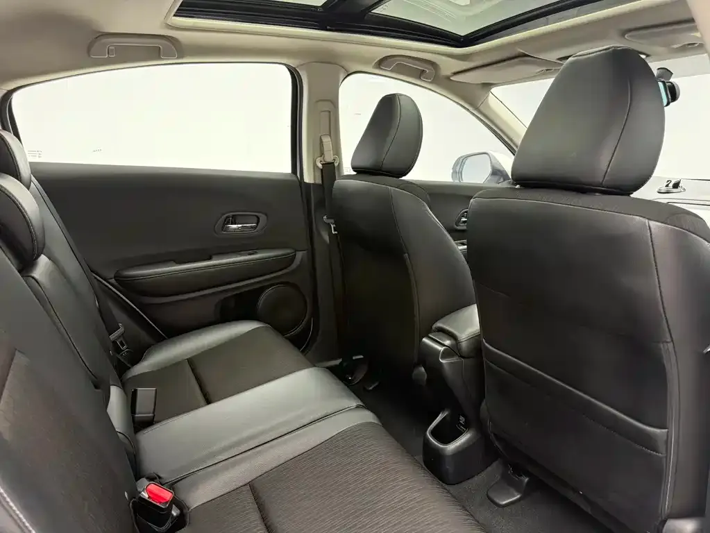 Honda Vezel 2021 из CN, фото 10