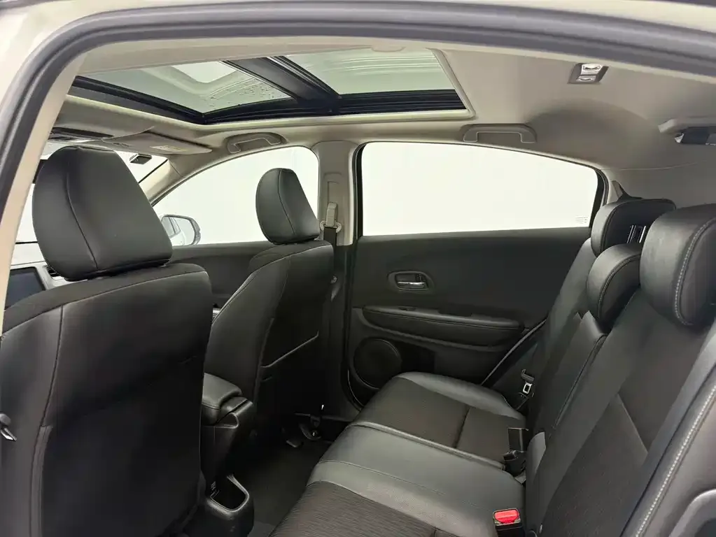 Honda Vezel 2021 из CN, фото 8