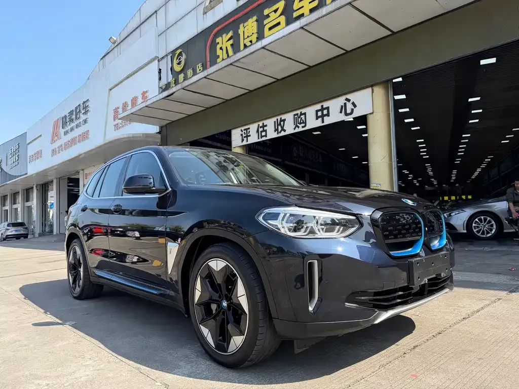 BMW iX3 — фото 2