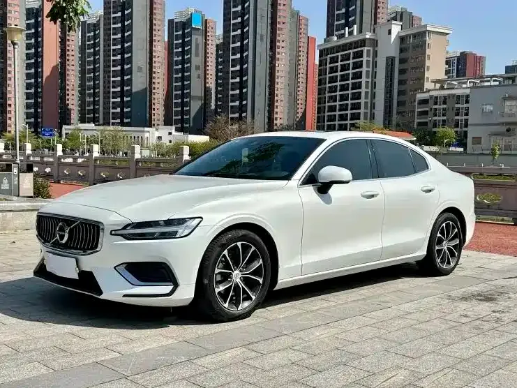Volvo S60 2021 из CN, фото 1