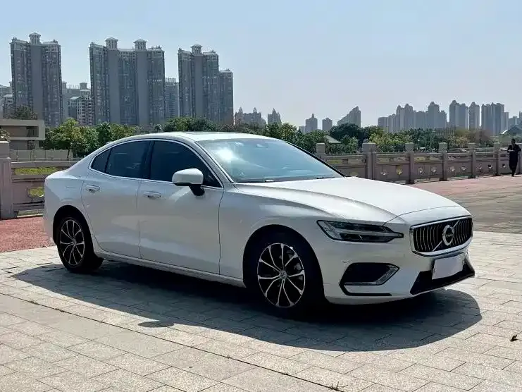 Volvo S60 2021 из CN, фото 3