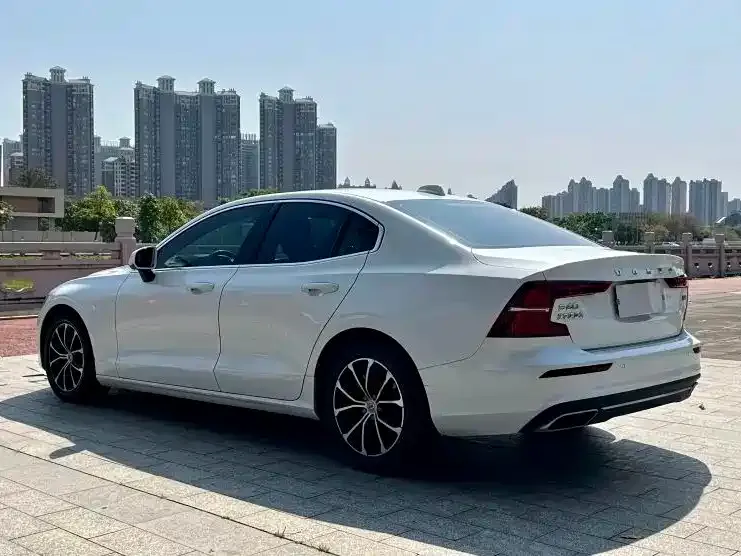 Volvo S60 2021 из CN, фото 9
