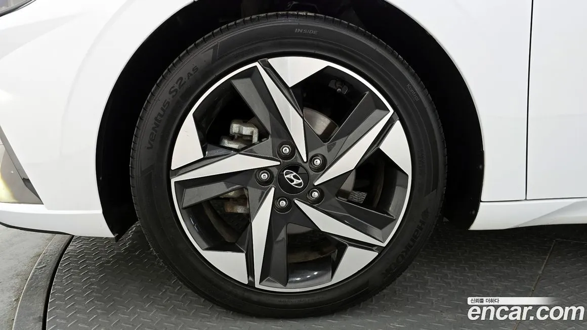 Hyundai AVANTE — фото 5