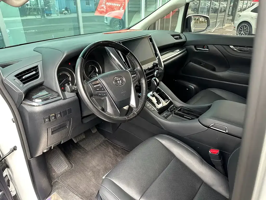 Toyota Vellfire 2023 из CN, фото 6