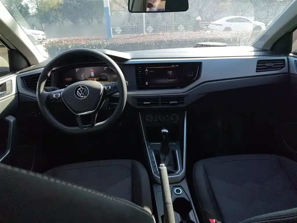 Volkswagen Polo 2023 из CN, фото 10