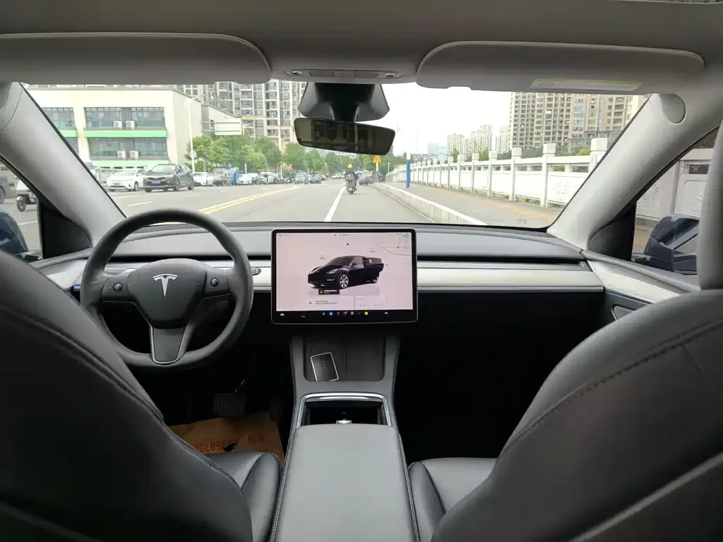 Tesla Model Y — фото 4