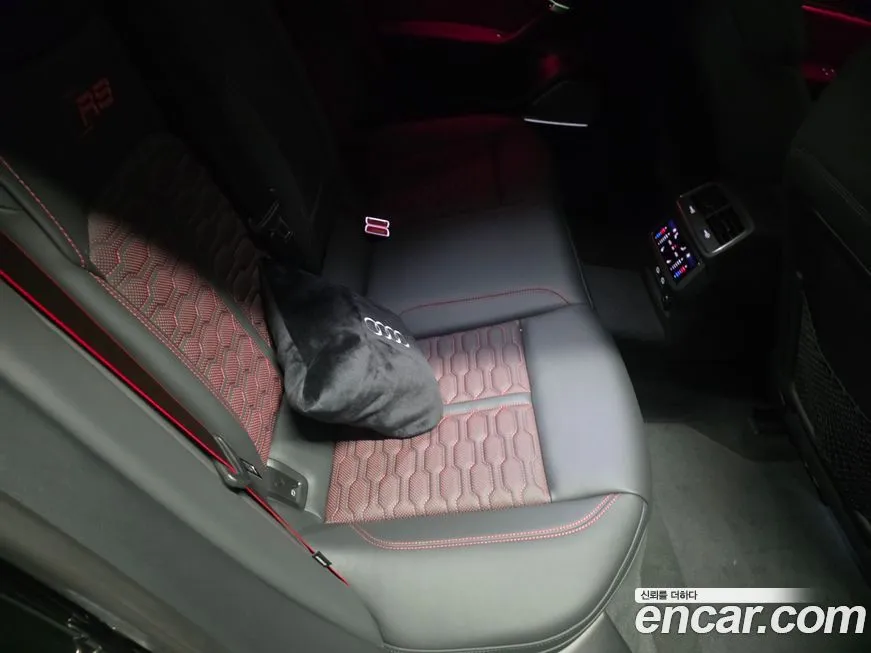 Audi RS7 2025 из KR, фото 9