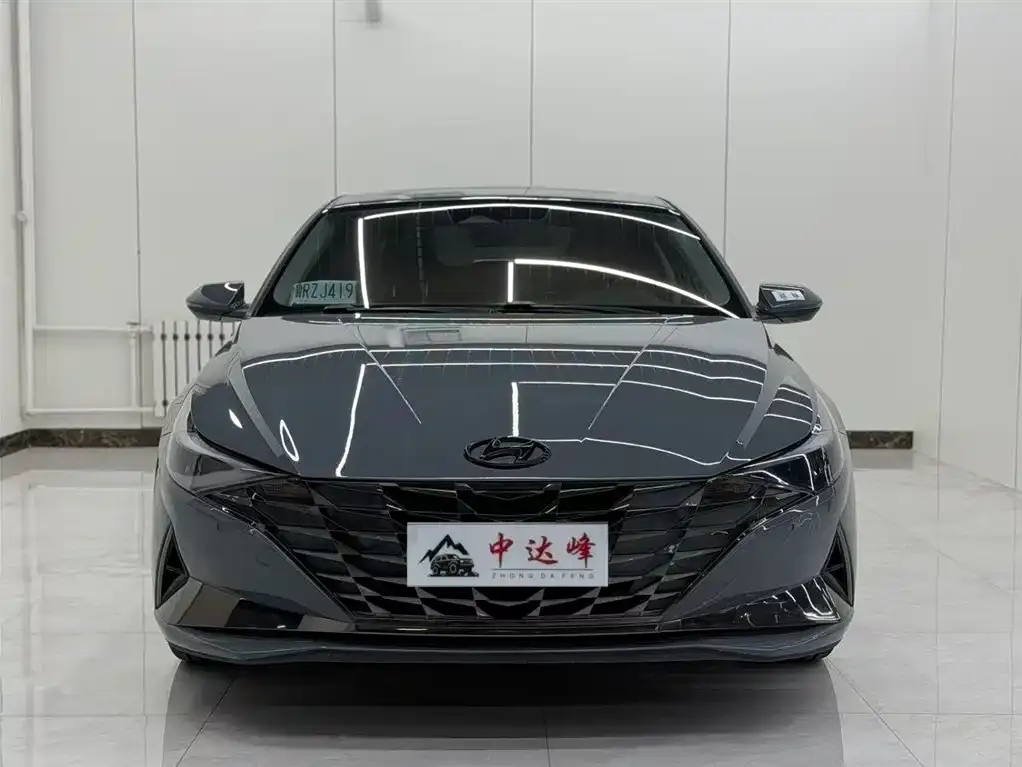 Hyundai Elantra — фото 3