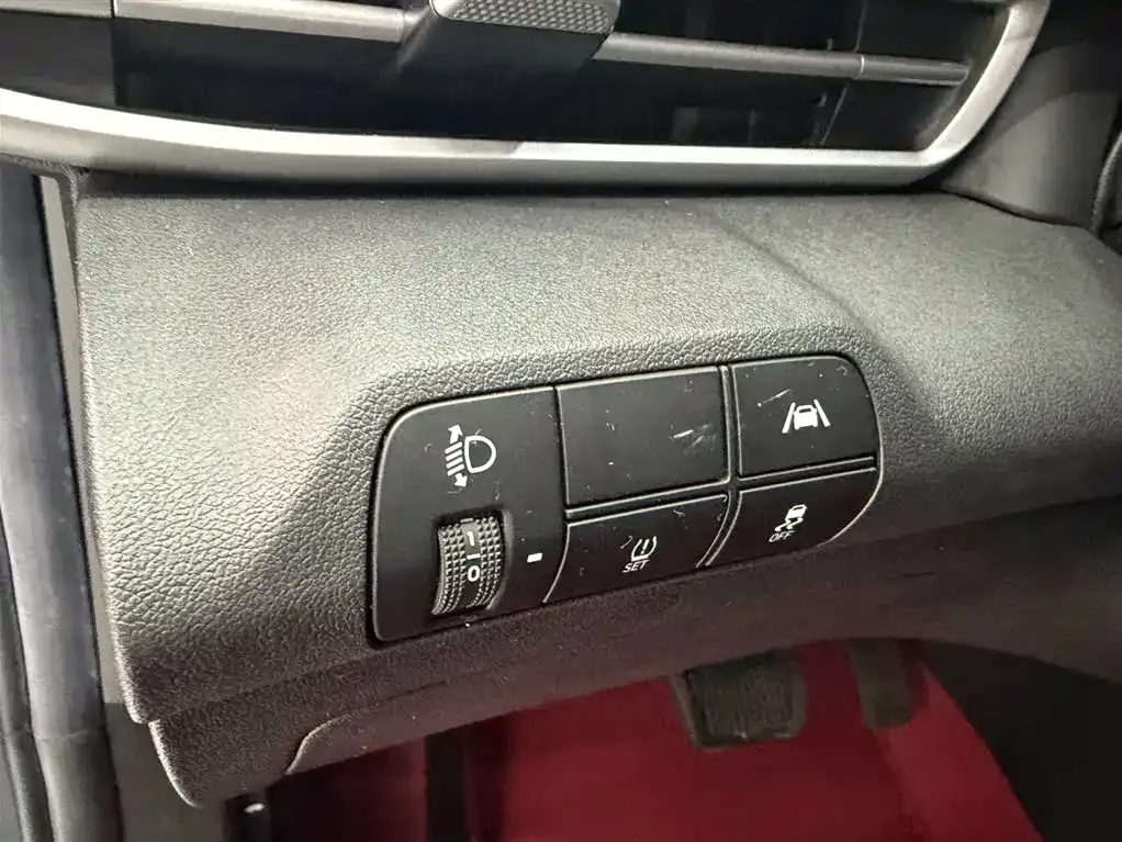 Hyundai Elantra — фото 9