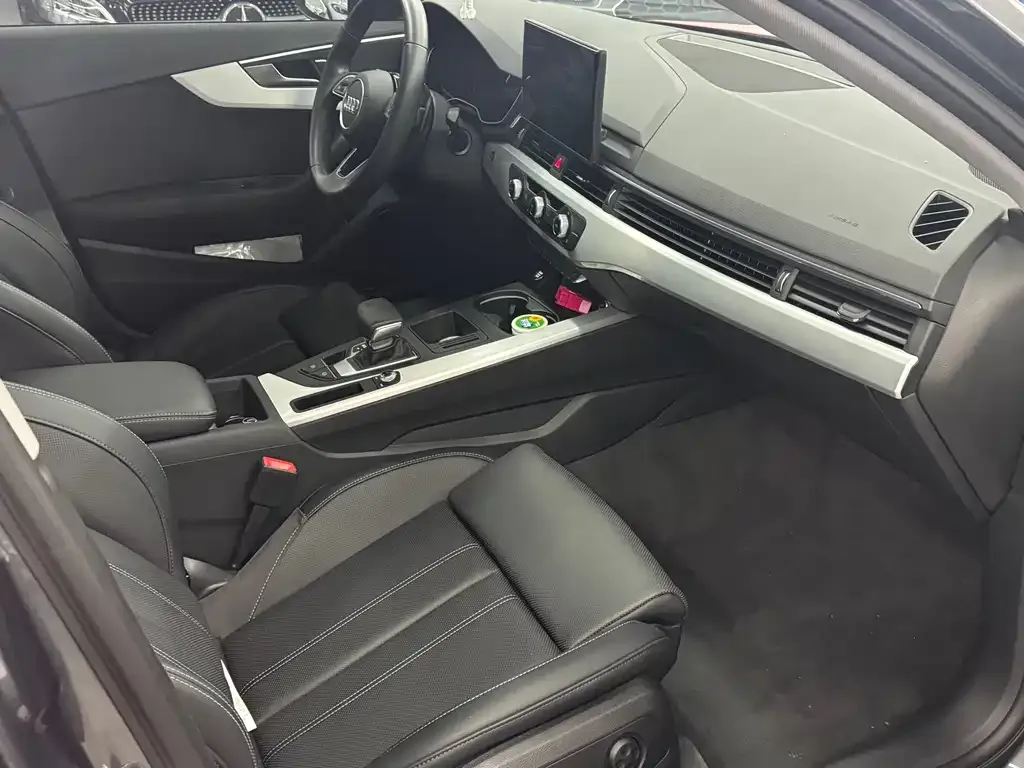 Audi A4L 2024 из CN, фото 6