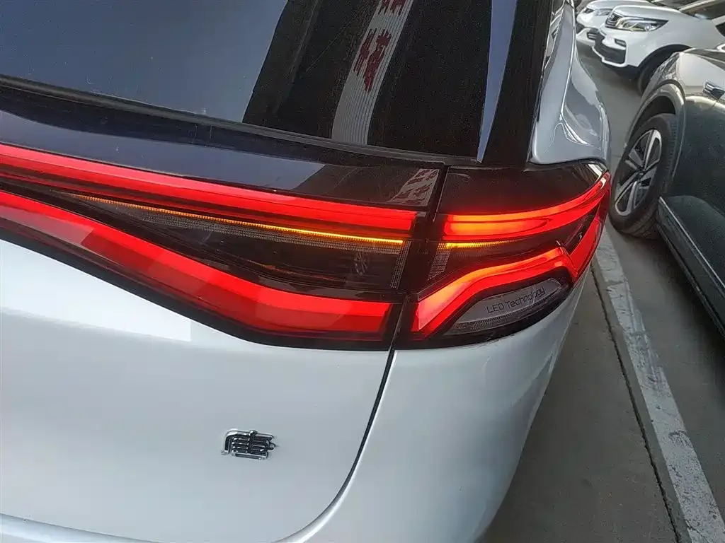 BYD Tang New Energy 2023 из CN, фото 8