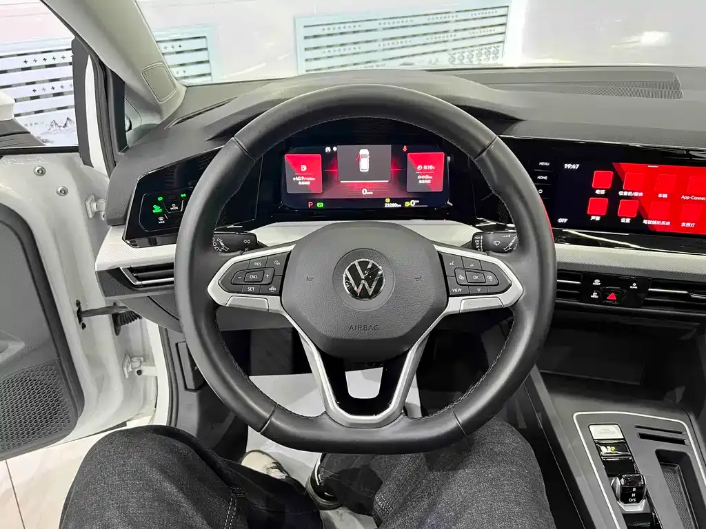 Volkswagen Golf 2022 из CN, фото 10