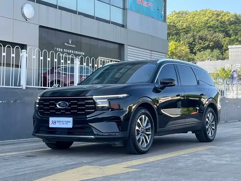 Ford Edge — фото 1