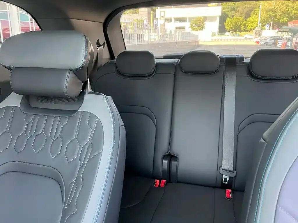 Ford Edge — фото 10