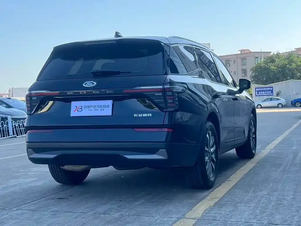 Ford Edge — фото 5