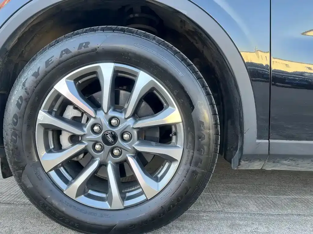 Ford Edge — фото 9