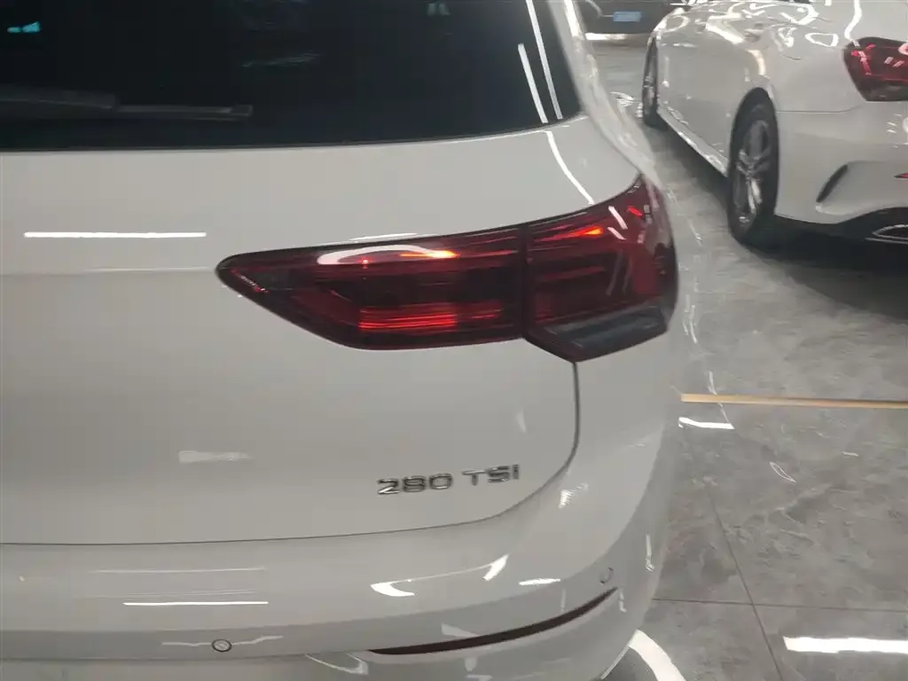 Volkswagen Golf 2022 из CN, фото 8