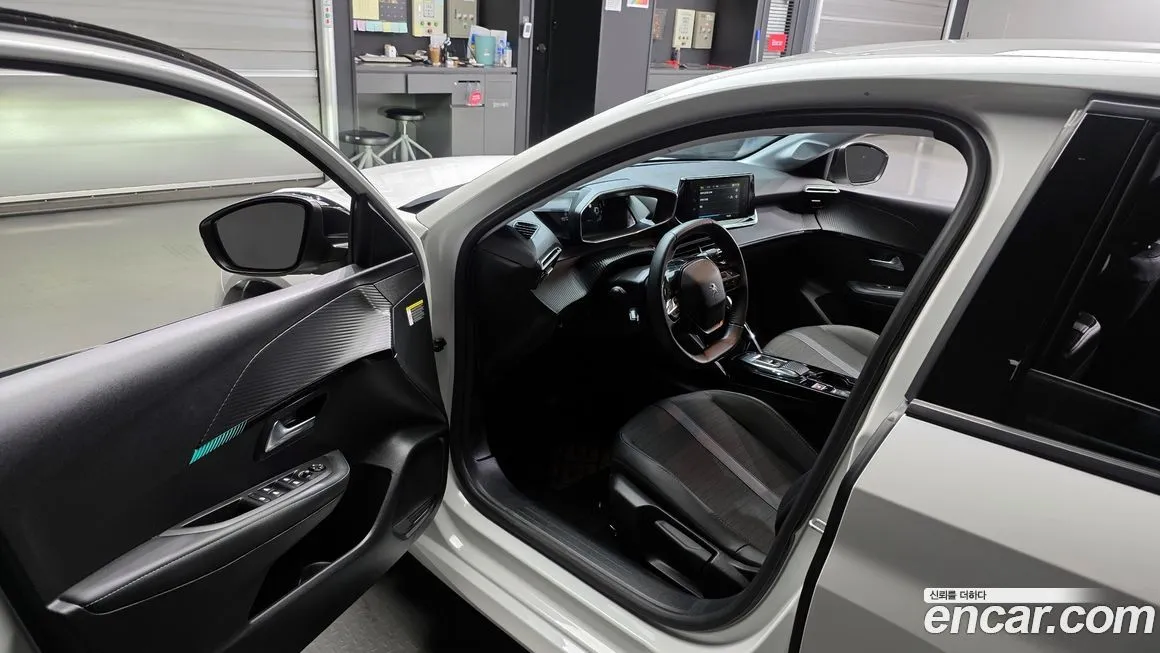 Peugeot 208 2022 из KR, фото 10