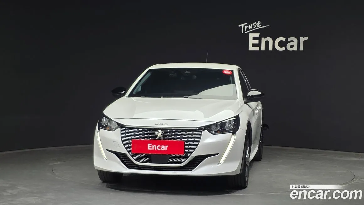 Peugeot 208 2022 из KR, фото 3