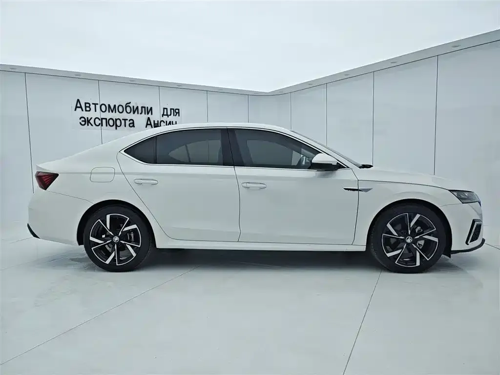 Skoda Octavia — фото 7