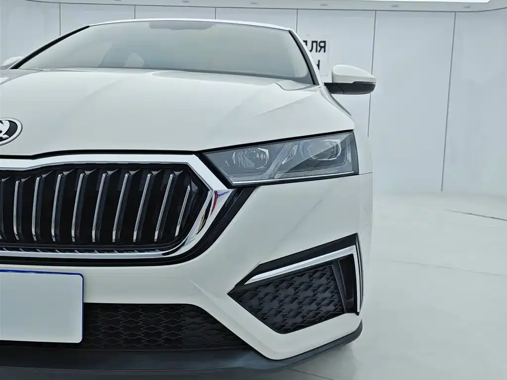 Skoda Octavia — фото 9